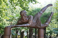 武术少林功夫梅花桩上地躺拳.jpg