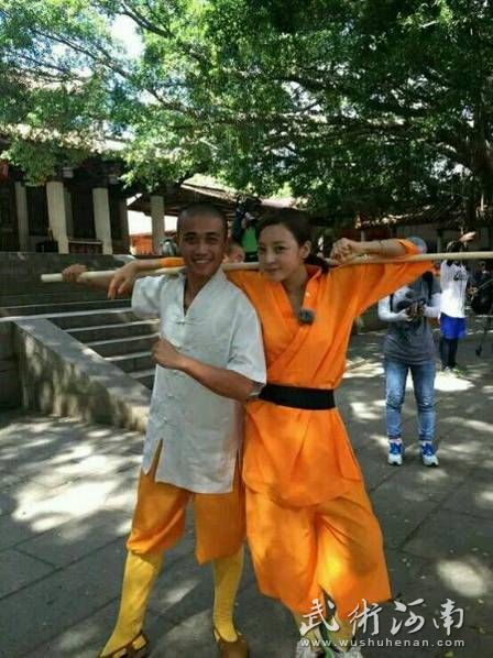  韩国众女星少林寺录节目 素颜出镜刻苦习武